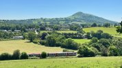 197010  & SKIRRID MOUNTAIN.jpeg