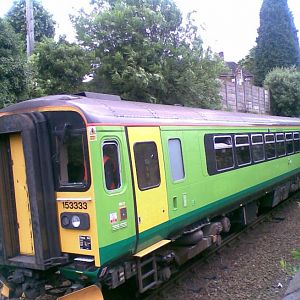 153333 arriving at Stourbridge Town