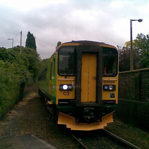 Class 153333 arriving at Stourbridge Town (2)
