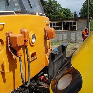 43082 coupled to 50019.