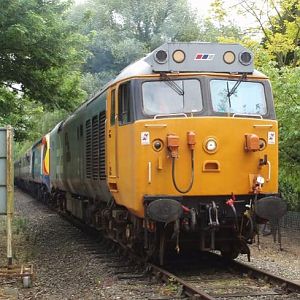 50019 coupled to 43082.