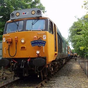 50019 attached to HST set 43082 leading.