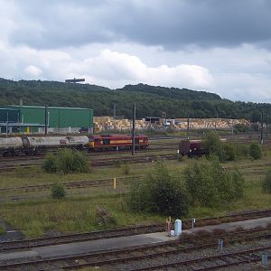 60065 grinds into the yard with the daily Jarrow - Lindsey oil tanks.