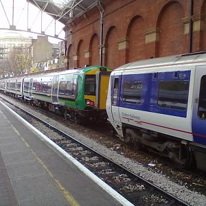 London Marylebone Station, wall siding 172332/172221 taken on 05/11/11 while uints out on mileage accumulation runs from Derby.