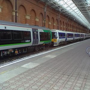 London Marylebone Station, wall siding 172332/172221 taken on 05/11/11 while uints out on mileage accumulation runs from Derby.