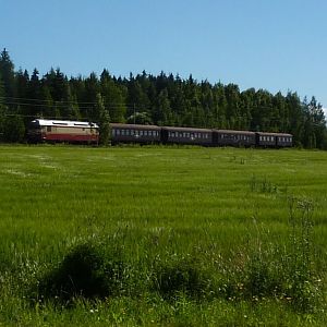 Finland Museum Train in the summer of 2012

Dr13 driven "express train" with these cars: Ei 22272 + EFi 22378 + Eik 22348 + A 100