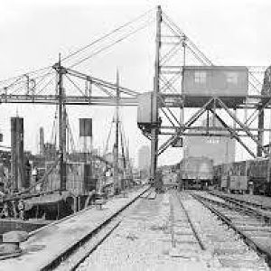 10670016 1513723438884694 8332792833958822789 n
train at fleetwood docks