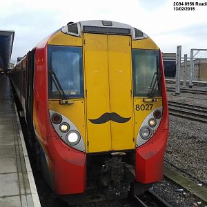 A rather handsome 458027 with partner 458014 on the 0956 Reading to Waterloo

13/02/2015