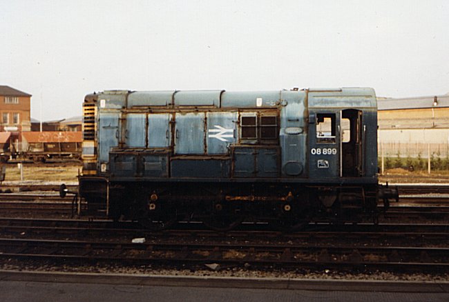 08899_DY_198x.jpg