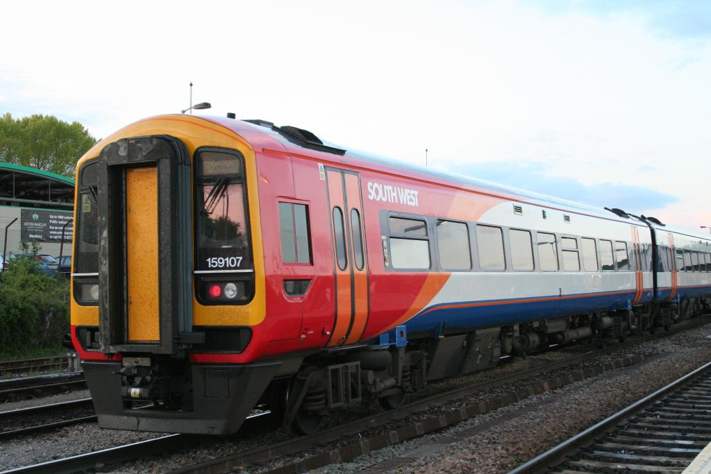 159 107