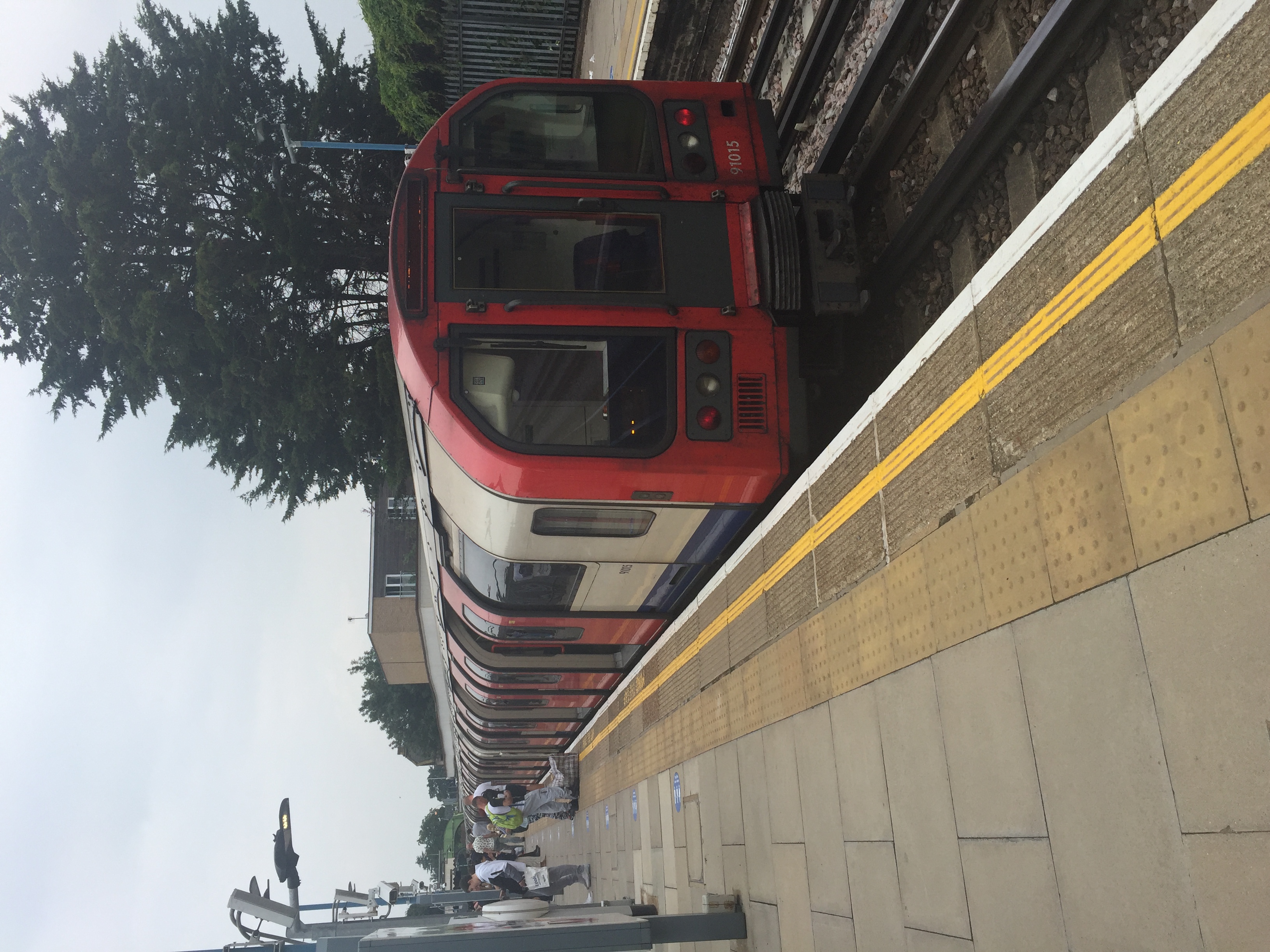 1992 stock at Leytonstone station