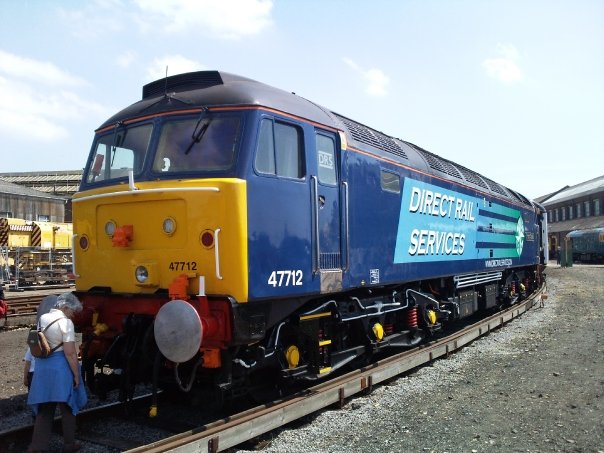 47712