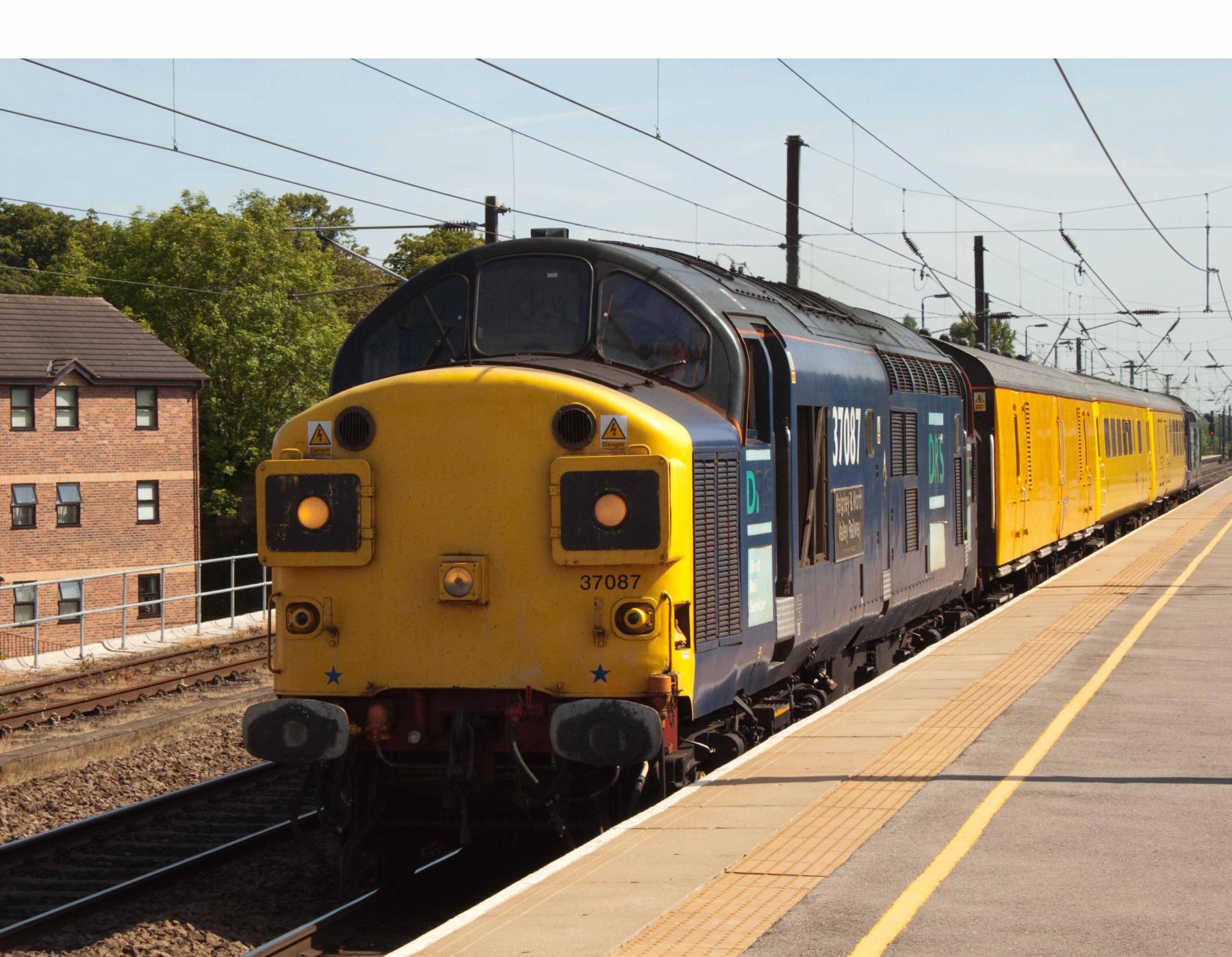 Back at NTR, 2Q88 made its third appearance, again the split-headcode loco leading.