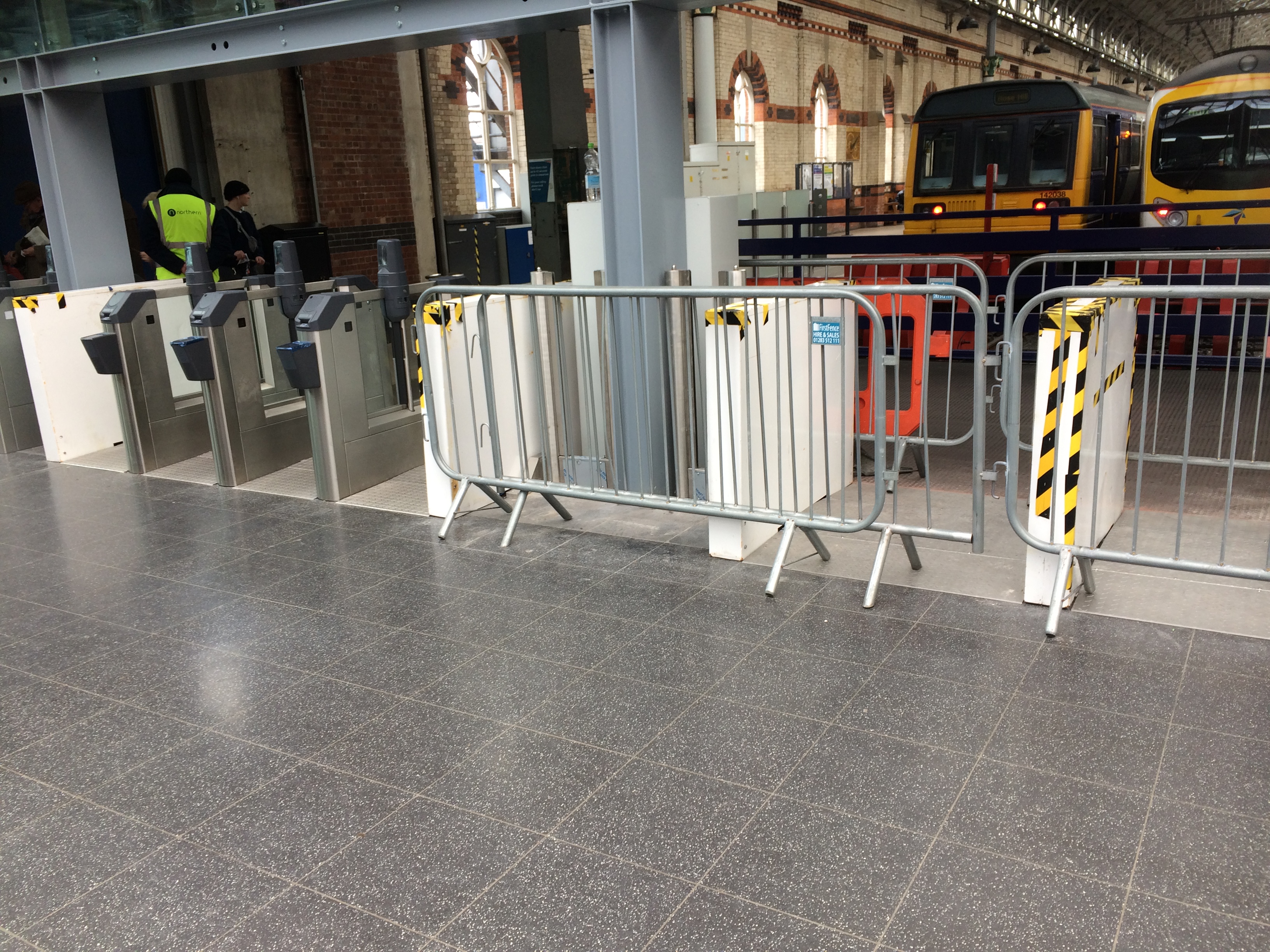 Man Piccadilley Gateline