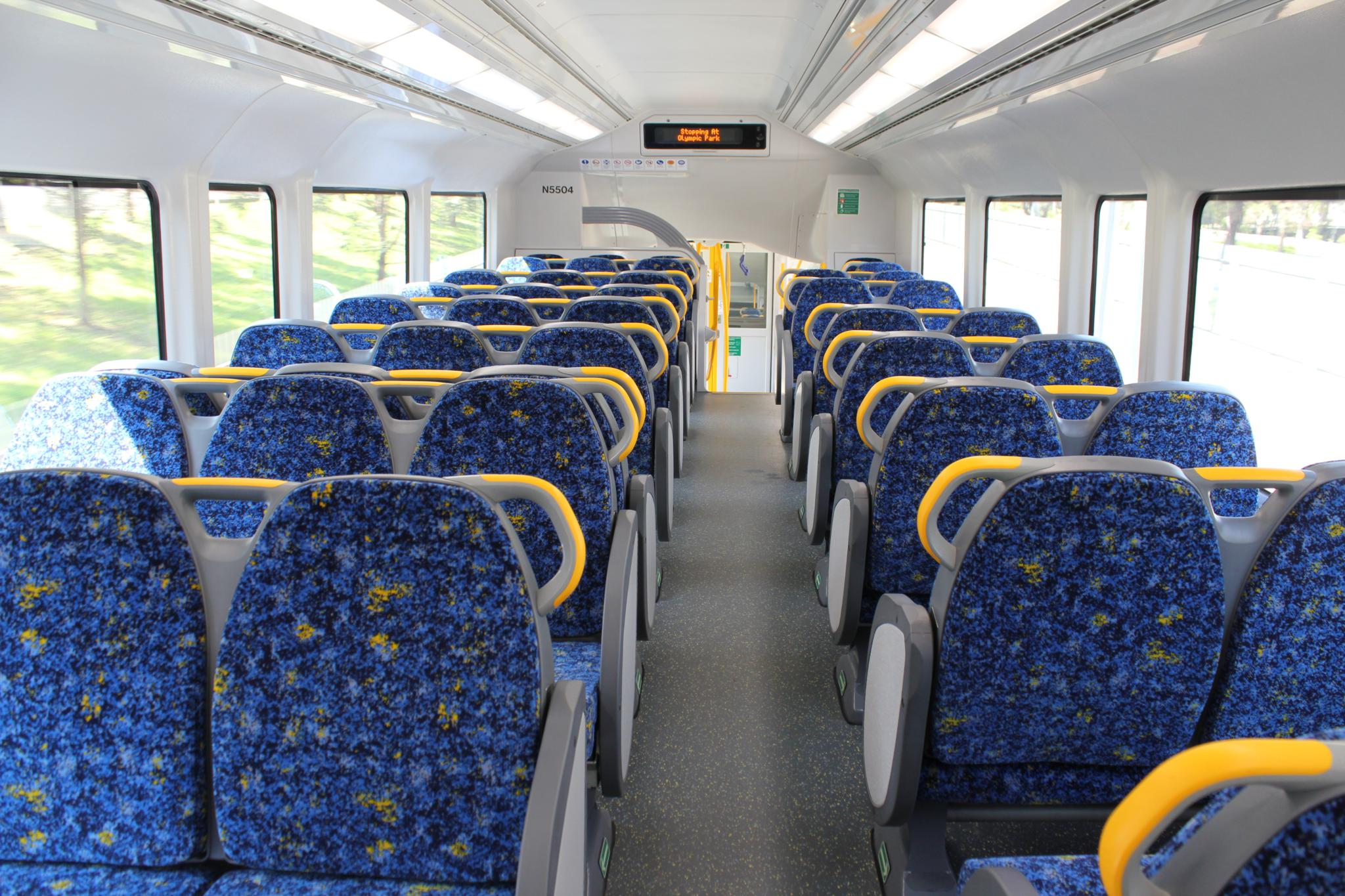 A_set_upper_deck1_cityrail_2.jpg
